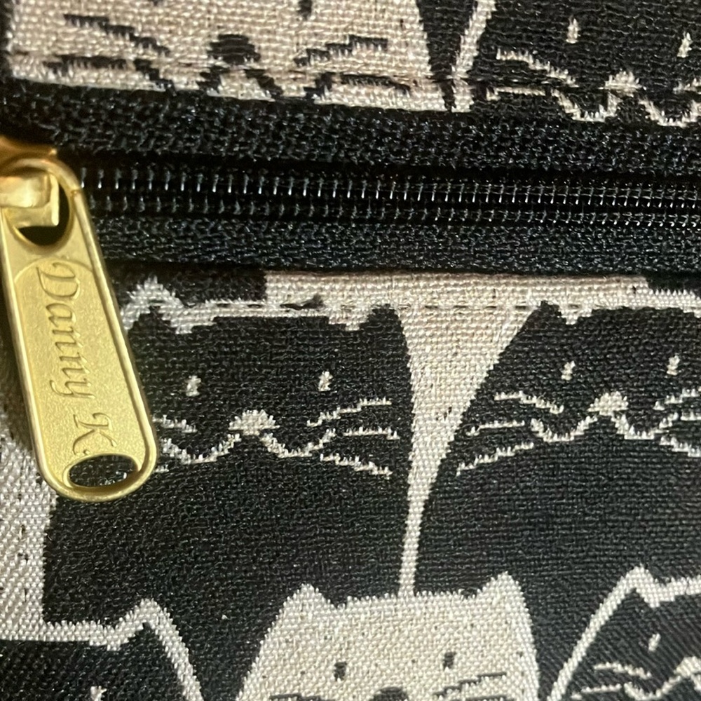 Danny K. Black and Cream Kitty Print Tote & Bonus Kitty Tumbler porcelain - Picture 2 of 11